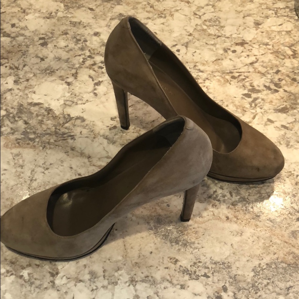 BCBGeneration Taupe Suede Pumps | Size 6.5